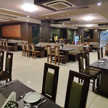 Tgv Hotel Ahmedabad Eksteriør bilde