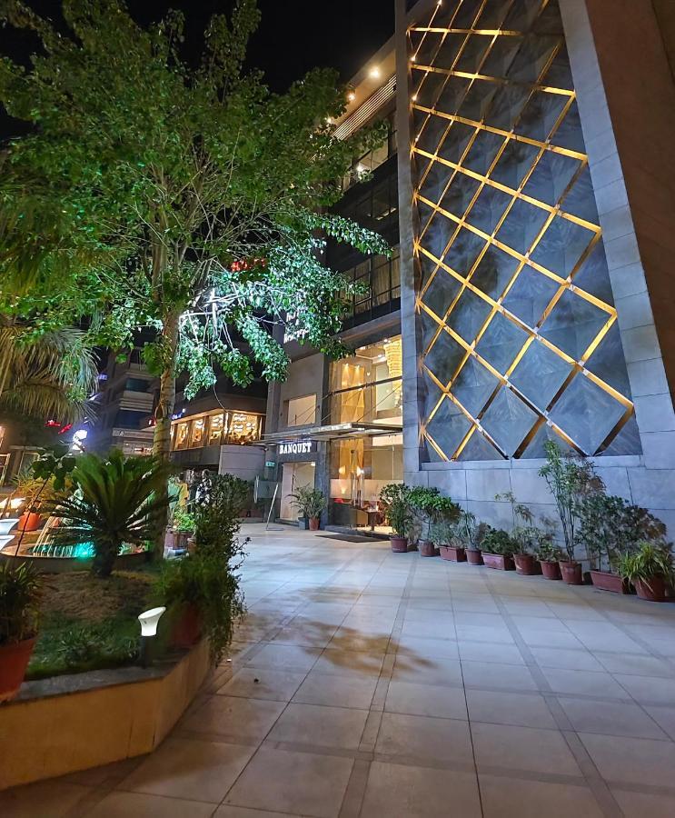 Tgv Hotel Ahmedabad Eksteriør bilde