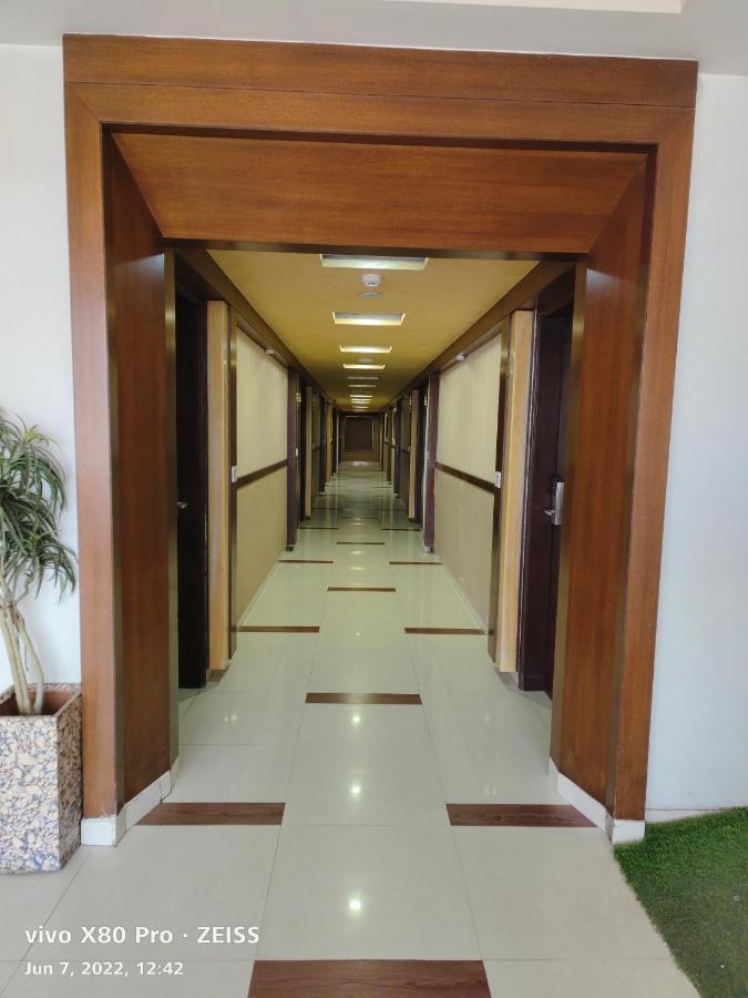 Tgv Hotel Ahmedabad Eksteriør bilde
