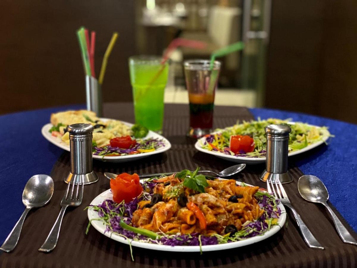 Tgv Hotel Ahmedabad Eksteriør bilde