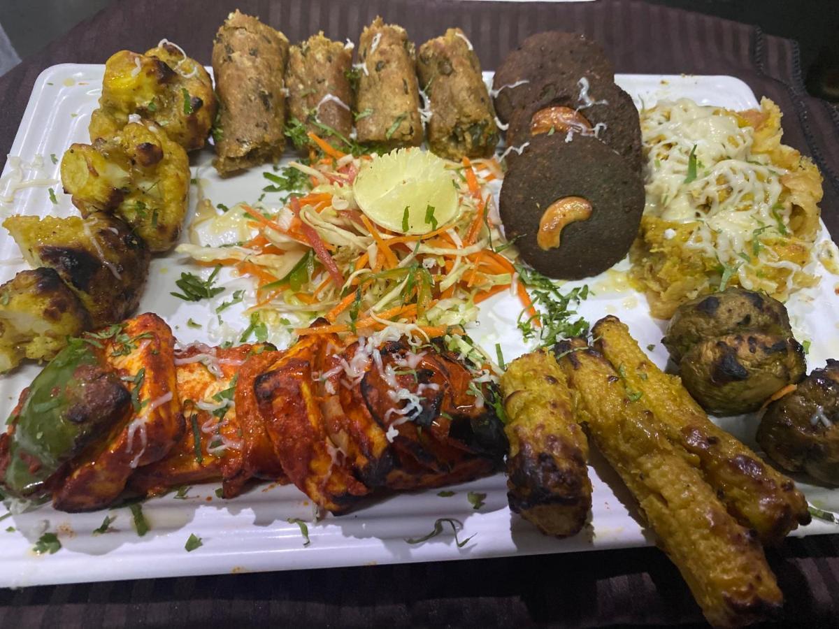 Tgv Hotel Ahmedabad Eksteriør bilde