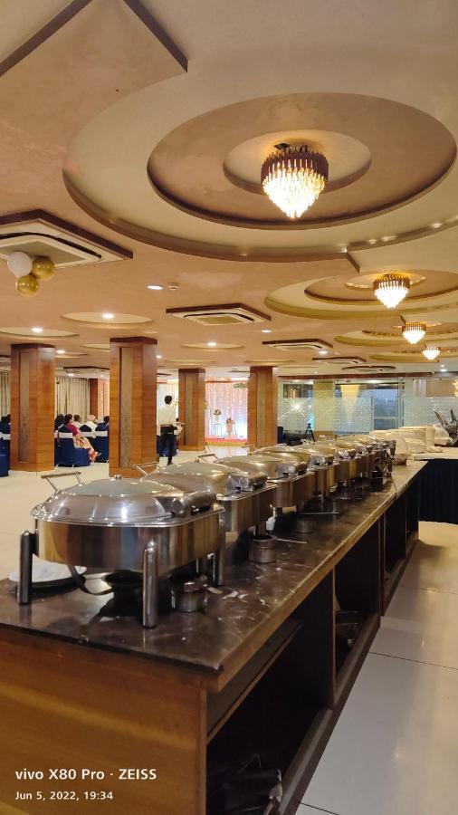 Tgv Hotel Ahmedabad Eksteriør bilde