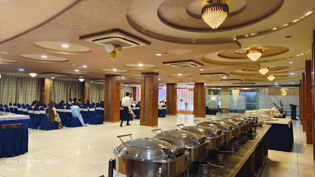Tgv Hotel Ahmedabad Eksteriør bilde
