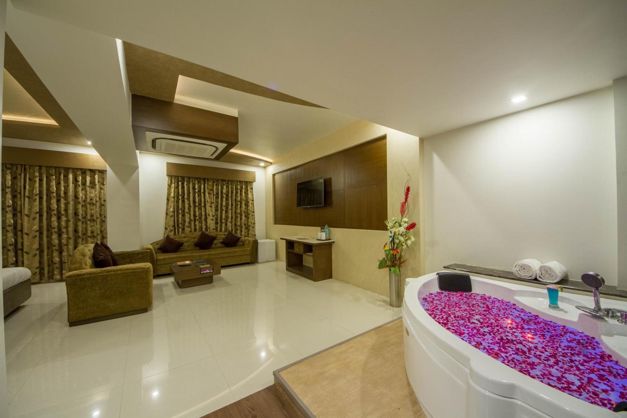 Tgv Hotel Ahmedabad Eksteriør bilde